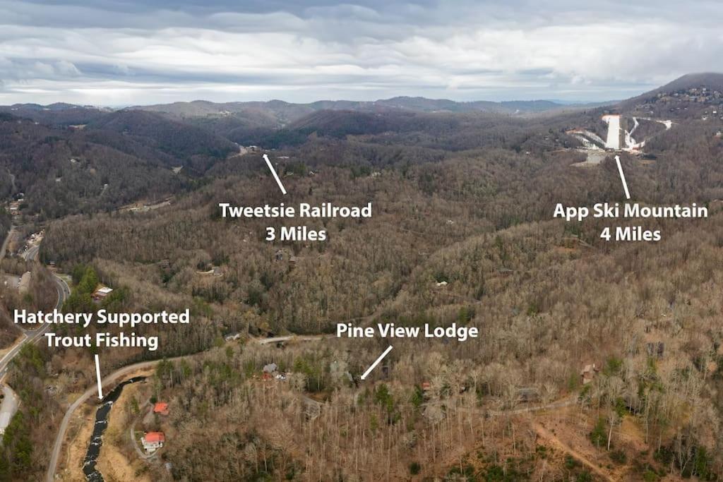 Wrap-Around Porch, Hot Tub And Game Room Blowing Rock Exterior photo