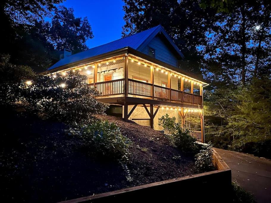 Wrap-Around Porch, Hot Tub And Game Room Blowing Rock Exterior photo