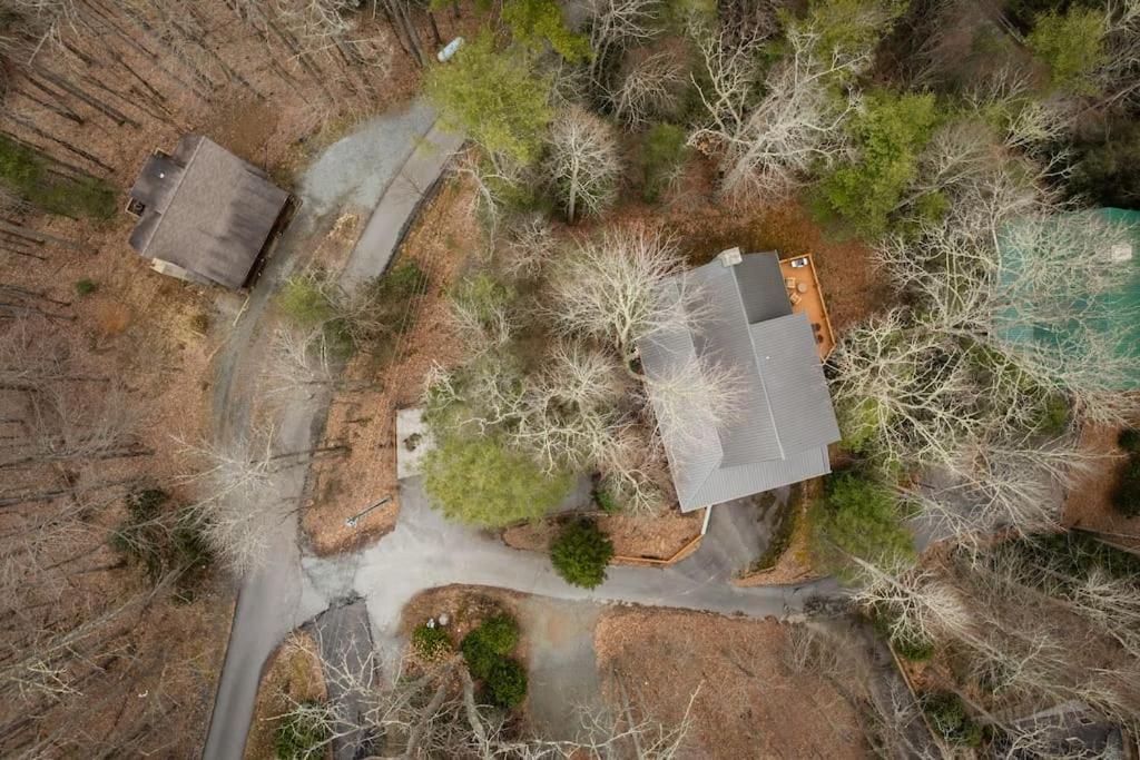 Wrap-Around Porch, Hot Tub And Game Room Blowing Rock Exterior photo