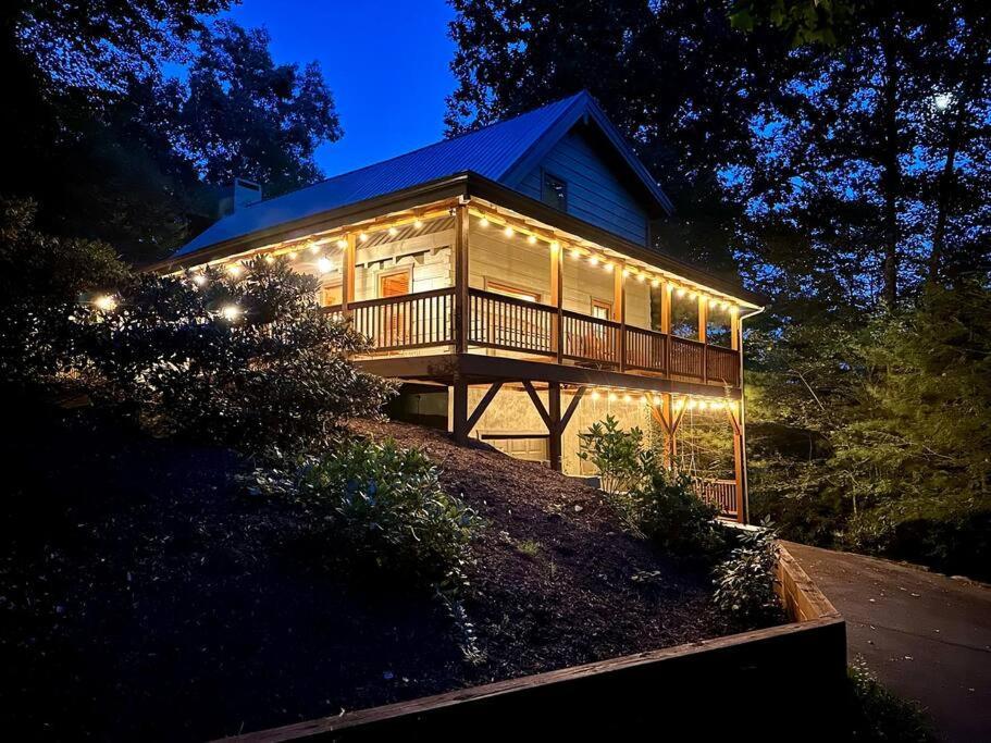 Wrap-Around Porch, Hot Tub And Game Room Blowing Rock Exterior photo